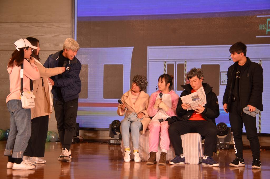 小品地铁让座 MACAO·yl6776永利