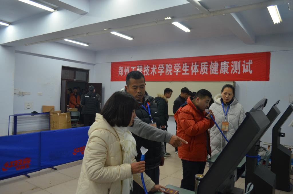 给学生进行指导 MACAO·yl6776永利